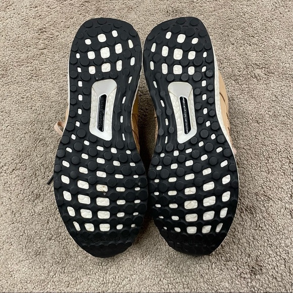Athletic_Shoes